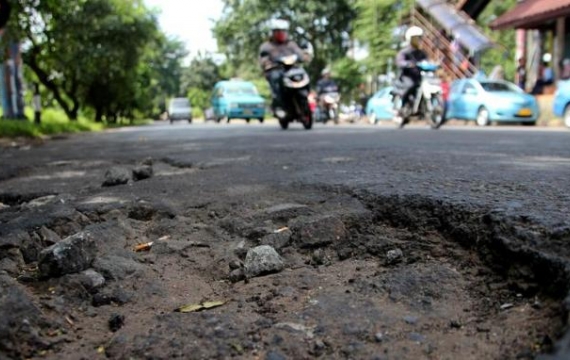 Jalan Provinsi di Tapung dan Kampar Kiri Tak Layak